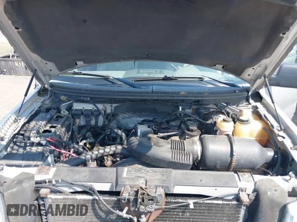 ✅ 2008 Ford F-150 STX • VIN: 1FTRX14W28FB95938 • Lot: 42830643. Wystawiony na IAAI z przebiegiem 105 091 mil. Bezpłatny archiwum sprzedaży aukcyjnych z USA i szczegółowy raport historii pojazdu na DreamBid. Zdjęcie 10.