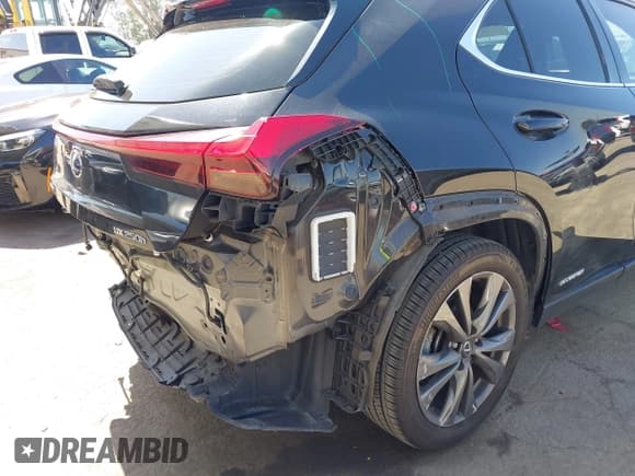 ✅ 2020 Lexus UX 250h F Sport • VIN: JTHE9JBH3L2031805 • Lot: 42282075. Listed on IAAI with 49,071 mi. Free auction sales archive from the USA and detailed vehicle history report at DreamBid. Image 18.