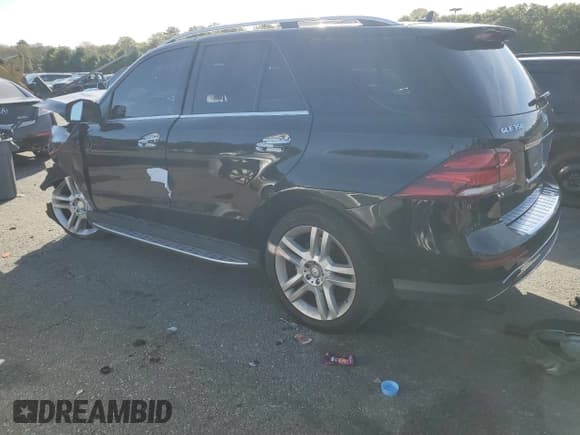 ✅ 2017 Mercedes-Benz GLE 350 • VIN: 4JGDA5HB9HA883325 • Lot: 81460005. Wystawiony na Copart z przebiegiem Nie podano. Bezpłatny archiwum sprzedaży aukcyjnych z USA i szczegółowy raport historii pojazdu na DreamBid. Zdjęcie 2.