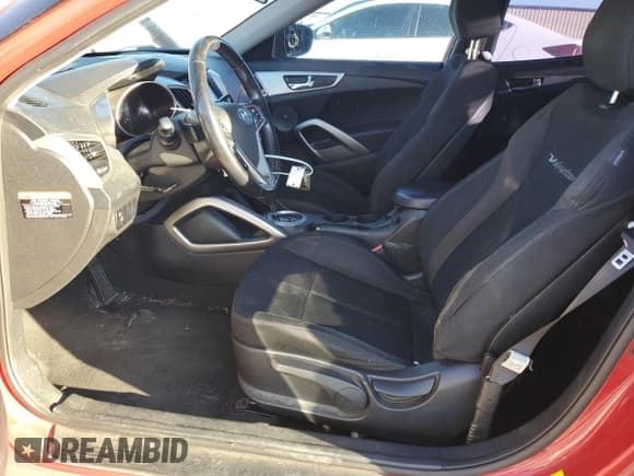 ✅ 2017 Hyundai Veloster • VIN: KMHTC6AD3HU306294 • Лот: 85721614. Опубликован ранее на Copart с пробегом 116 047 миль. Бесплатный доступ к архиву аукционных продаж из США и подробный отчёт об истории автомобиля на DreamBid. Изображение 7.