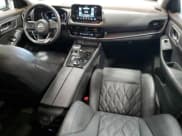 ✅ 2023 Nissan Rogue Platinum • VIN: JN8BT3DD7PW321530 • Lot: 69505295. Wystawiony na Copart z przebiegiem 26 040 mil. Bezpłatny archiwum sprzedaży aukcyjnych z USA i szczegółowy raport historii pojazdu na DreamBid. Zdjęcie 8.