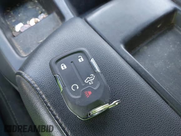 ✅ 2019 Chevrolet Silverado 1500 LT • VIN: 1GCPYDEK9KZ387882 • Lot: 41156154. Wystawiony na IAAI z przebiegiem 174 267 mil. Bezpłatny archiwum sprzedaży aukcyjnych z USA i szczegółowy raport historii pojazdu na DreamBid. Zdjęcie 11.