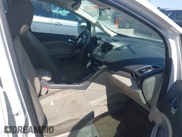 ✅ 2013 Ford C-Max SE • VIN: 1FADP5AU5DL513086 • Lot: 43157249. Wystawiony na IAAI z przebiegiem 193 727 mil. Bezpłatny archiwum sprzedaży aukcyjnych z USA i szczegółowy raport historii pojazdu na DreamBid. Zdjęcie 5.