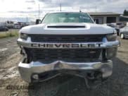 ✅ 2022 Chevrolet Silverado 2500HD • VIN: 1GC0YNE79NF136689 • Lot: 71983673. Wystawiony na Copart z przebiegiem 75 982 mil. Bezpłatny archiwum sprzedaży aukcyjnych z USA i szczegółowy raport historii pojazdu na DreamBid. Zdjęcie 5.