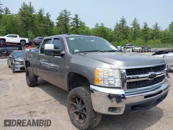 ✅ 2008 Chevrolet Silverado 2500HD LTZ • VIN: 1GCHK23658F166709 • Лот: 42387892. Опубликован ранее на IAAI с пробегом 218 201 миль. Бесплатный доступ к архиву аукционных продаж из США и подробный отчёт об истории автомобиля на DreamBid. Изображение 1.