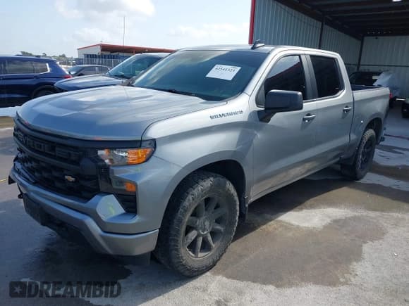 ✅ 2023 Chevrolet Silverado 1500 Custom • VIN: 1GCPABEK7PZ315806 • Lot: 42541323. Wystawiony na IAAI z przebiegiem 67 842 mil. Bezpłatny archiwum sprzedaży aukcyjnych z USA i szczegółowy raport historii pojazdu na DreamBid. Zdjęcie 2.