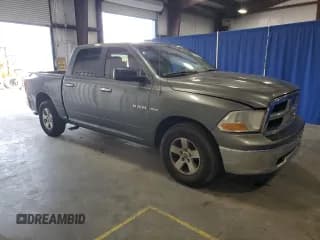 ✅ 2010 Dodge 1500 SLT • VIN: 1D7RB1CT9AS108772 • Lot: 61823905. Wystawiony na Copart z przebiegiem 137 663 mil. Bezpłatny archiwum sprzedaży aukcyjnych z USA i szczegółowy raport historii pojazdu na DreamBid. Zdjęcie 4.