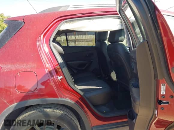 2021 Chevrolet Trax LT z VIN KL7CJLSB1MB324480, wystawiony jako IAAI lot #43222826 z przebiegiem 91 008 mil mil oraz . Historia ofert i sprzedaży dostępna na DreamBid. Obrazek 8.