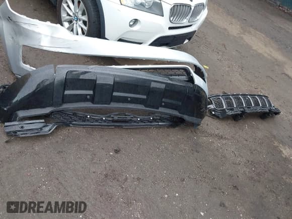 ✅ 2024 Jeep Grand Wagoneer Series II • VIN: 1C4SJSFP1RS107470 • Лот: 42436912. Опубликован ранее на IAAI с пробегом 45 065 миль. Бесплатный доступ к архиву аукционных продаж из США и подробный отчёт об истории автомобиля на DreamBid. Изображение 12.