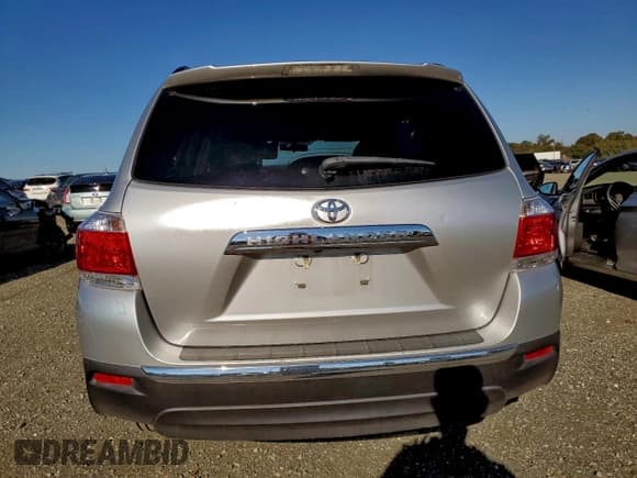 ✅ 2012 Toyota Highlander • VIN: 5TDZK3EH7CS082439 • Лот: 94122115. Опубликован ранее на Copart с пробегом 108 485 миль. Бесплатный доступ к архиву аукционных продаж из США и подробный отчёт об истории автомобиля на DreamBid. Изображение 6.