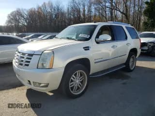 ✅ 2008 Cadillac Escalade • VIN: 1GYFK63858R100332 • Lot: 92235175. Wystawiony na Copart z przebiegiem 172 886 mil. Bezpłatny archiwum sprzedaży aukcyjnych z USA i szczegółowy raport historii pojazdu na DreamBid. Zdjęcie 1.