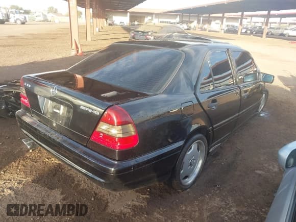 ✅ 1999 Mercedes-Benz C • VIN: WDBHA33G9XF800344 • Лот: 41528977. Опубликован ранее на IAAI с пробегом Не указан. Бесплатный доступ к архиву аукционных продаж из США и подробный отчёт об истории автомобиля на DreamBid. Изображение 4.
