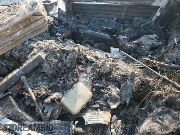 ✅ 1984 Chevrolet Corvette • VIN: 1G1AY0783E5112206 • Лот: 60454605. Опубликован ранее на Copart с пробегом Не указан. Бесплатный доступ к архиву аукционных продаж из США и подробный отчёт об истории автомобиля на DreamBid. Изображение 7.