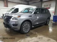 ✅ 2023 Nissan Armada SL • VIN: JN8AY2BBXP9832978 • Лот: 92451515. Опубликован ранее на Copart с пробегом 24 846 миль. Бесплатный доступ к архиву аукционных продаж из США и подробный отчёт об истории автомобиля на DreamBid. Изображение 1.