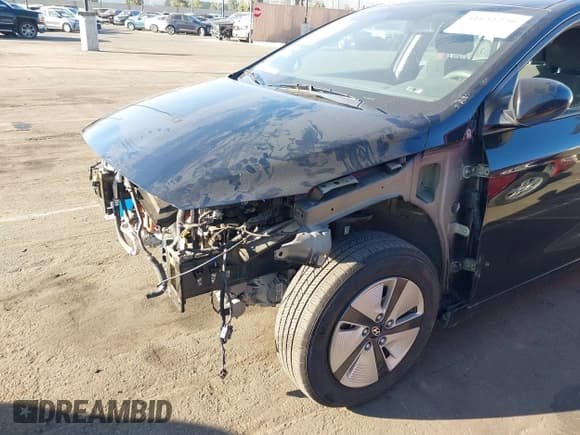 ✅ 2019 Hyundai Ioniq Blue • VIN: KMHC65LC7KU111411 • Lot: 41631240. Wystawiony na IAAI z przebiegiem 95 944 mil. Bezpłatny archiwum sprzedaży aukcyjnych z USA i szczegółowy raport historii pojazdu na DreamBid. Zdjęcie 6.