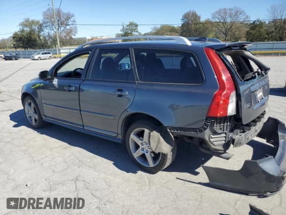 ✅ 2010 Volvo V50 R-Design • VIN: YV1672MJ8A2560045 • Lot: 89729445. Listed on Copart with 202,135 mi. Free auction sales archive from the USA and detailed vehicle history report at DreamBid. Image 2.