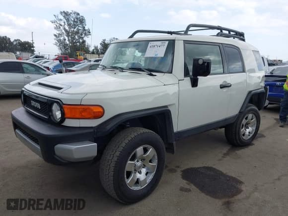 ✅ 2014 Toyota FJ Cruiser • VIN: JTEBU4BF7EK177741 • Lot: 41871477. Listed on IAAI with 195,262 mi. Free auction sales archive from the USA and detailed vehicle history report at DreamBid. Image 18.