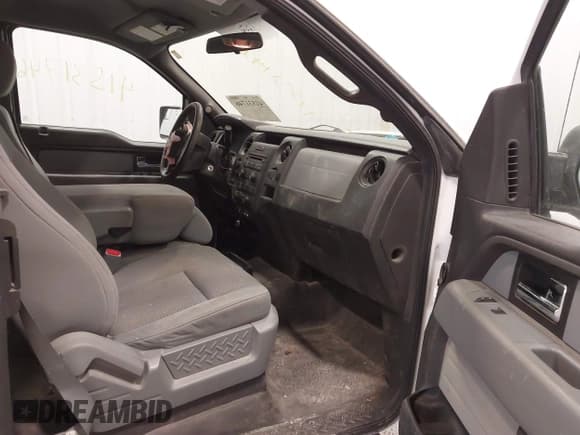 ✅ 2014 Ford F-150 XL • VIN: 1FTFX1EFXEKG20617 • Lot: 41531746. Listed on IAAI with 262,007 mi. Free auction sales archive from the USA and detailed vehicle history report at DreamBid. Image 5.