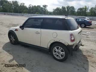 2013 MINI Hardtop with VIN WMWSU3C57DT681944, listed as a Copart auction lot 60126245 with 118,319 mi miles and Salvage title. Bid and sale history available at DreamBid. Image 2.