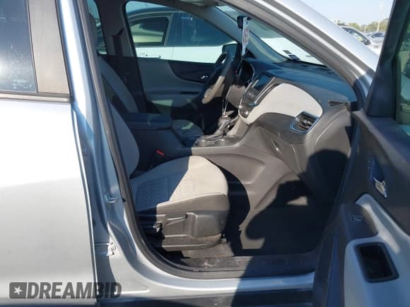 ✅ 2022 Chevrolet Equinox LS • VIN: 3GNAXHEV5NS102744 • Lot: 43421841. Listed on IAAI with Not provided. Free auction sales archive from the USA and detailed vehicle history report at DreamBid. Image 5.