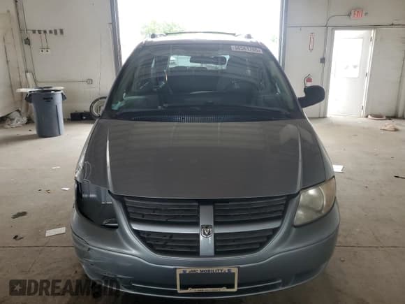 ✅ 2006 Dodge Grand Caravan SE • VIN: 1D4GP24RX6B719836 • Lot: 56561705. Listed on Copart with 141,033 mi. Free auction sales archive from the USA and detailed vehicle history report at DreamBid. Image 5.