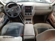 ✅ 2003 Ford Explorer XLT • VIN: 1FMZU73E53ZA75039 • Lot: 82920324. Wystawiony na Copart z przebiegiem 287 613 mil. Bezpłatny archiwum sprzedaży aukcyjnych z USA i szczegółowy raport historii pojazdu na DreamBid. Zdjęcie 8.