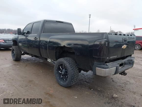 ✅ 2008 Chevrolet Silverado 2500HD 1LT • VIN: 1GCHC23628F201140 • Лот: 41531542. Опубликован ранее на IAAI с пробегом 163 602 миль. Бесплатный доступ к архиву аукционных продаж из США и подробный отчёт об истории автомобиля на DreamBid. Изображение 3.