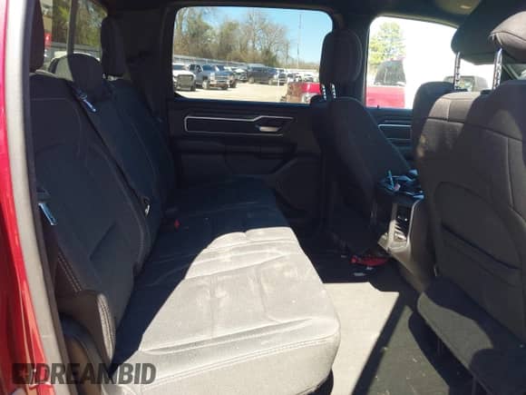 2020 Ram 1500 Big Horn z VIN 1C6SRFFT6LN110360, wystawiony jako IAAI lot #41725067 z przebiegiem 163 905 mil mil oraz . Historia ofert i sprzedaży dostępna na DreamBid. Obrazek 8.