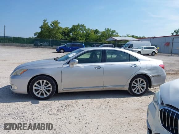 ✅ 2012 Lexus ES 330 • VIN: JTHBK1EG3C2511191 • Lot: 43000056. Wystawiony na IAAI z przebiegiem 172 184 mil. Bezpłatny archiwum sprzedaży aukcyjnych z USA i szczegółowy raport historii pojazdu na DreamBid. Zdjęcie 14.