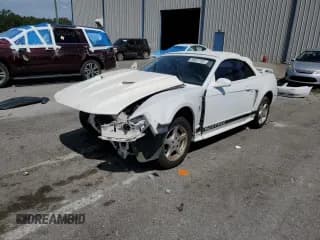 ✅ 2002 Ford Mustang Deluxe • VIN: 1FAFP44422F112573 • Lot: 84537645. Wystawiony na Copart z przebiegiem Nie podano. Bezpłatny archiwum sprzedaży aukcyjnych z USA i szczegółowy raport historii pojazdu na DreamBid. Zdjęcie 1.