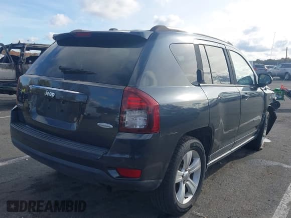 ✅ 2014 Jeep Compass Latitude • VIN: 1C4NJDEB5ED788746 • Lot: 43545418. Wystawiony na IAAI z przebiegiem 154 074 mil. Bezpłatny archiwum sprzedaży aukcyjnych z USA i szczegółowy raport historii pojazdu na DreamBid. Zdjęcie 4.