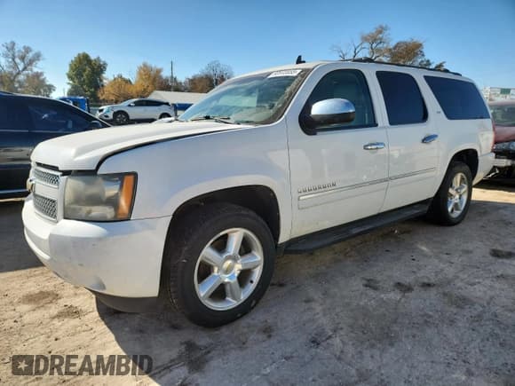 ✅ 2009 Chevrolet Suburban LTZ • VIN: 1GNFK36339R293786 • Lot: 92872055. Wystawiony na Copart z przebiegiem 212 006 mil. Bezpłatny archiwum sprzedaży aukcyjnych z USA i szczegółowy raport historii pojazdu na DreamBid. Zdjęcie 1.