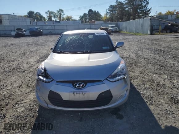 ✅ 2017 Hyundai Veloster • VIN: KMHTC6AD9HU315095 • Lot: 74032994. Wystawiony na Copart z przebiegiem 115 973 mil. Bezpłatny archiwum sprzedaży aukcyjnych z USA i szczegółowy raport historii pojazdu na DreamBid. Zdjęcie 5.