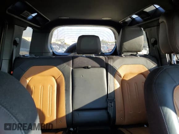 ✅ 2021 Land Rover Defender X • VIN: SALEX7RU8M2042175 • Lot: 82430905. Wystawiony na Copart z przebiegiem 69 287 mil. Bezpłatny archiwum sprzedaży aukcyjnych z USA i szczegółowy raport historii pojazdu na DreamBid. Zdjęcie 10.