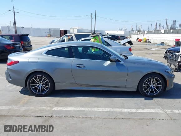 ✅ 2025 BMW 4 Series 430i • VIN: WBA43DA00SCS10563 • Lot: 42510336. Listed on IAAI with 20,810 mi. Free auction sales archive from the USA and detailed vehicle history report at DreamBid. Image 13.