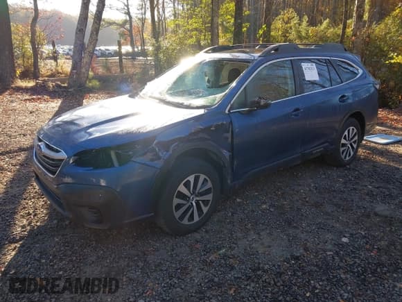 ✅ 2022 Subaru Outback Premium • VIN: 4S4BTAFC0N3210526 • Lot: 43702521. Listed on IAAI with 35,008 mi. Free auction sales archive from the USA and detailed vehicle history report at DreamBid. Image 2.
