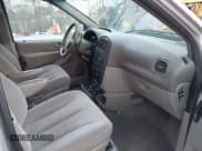 ✅ 2001 Dodge Caravan SE • VIN: 1B4GP45G21B103463 • Lot: 43670168. Wystawiony na IAAI z przebiegiem 191 304 mil. Bezpłatny archiwum sprzedaży aukcyjnych z USA i szczegółowy raport historii pojazdu na DreamBid. Zdjęcie 5.