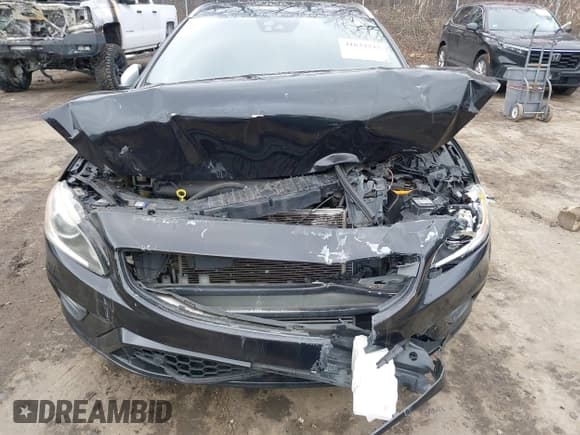 ✅ 2015 Volvo V60 • VIN: YV1902SS9F1227783 • Лот: 41633737. Опубликован ранее на IAAI с пробегом 141 791 миль. Бесплатный доступ к архиву аукционных продаж из США и подробный отчёт об истории автомобиля на DreamBid. Изображение 6.