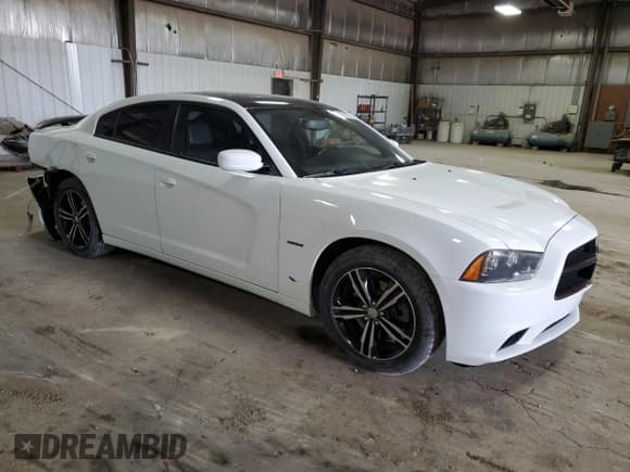 ✅ 2013 Dodge Charger RT Plus • VIN: 2C3CDXDT2DH608302 • Lot: 58351375. Listed on Copart with 172,369 mi. Free auction sales archive from the USA and detailed vehicle history report at DreamBid. Image 4.