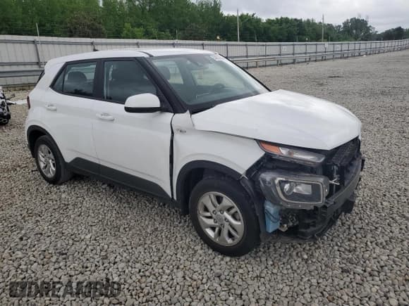 ✅ 2022 Hyundai Venue SE • VIN: KMHRB8A35NU197557 • Lot: 54660965. Listed on Copart with 17,424 mi. Free auction sales archive from the USA and detailed vehicle history report at DreamBid. Image 4.