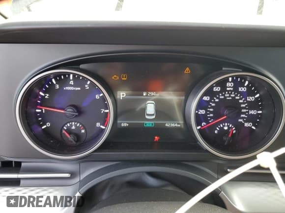 ✅ 2023 Kia Carnival LX • VIN: KNDNB4H34P6235353 • Lot: 84831845. Listed on Copart with 42,364 mi. Free auction sales archive from the USA and detailed vehicle history report at DreamBid. Image 9.