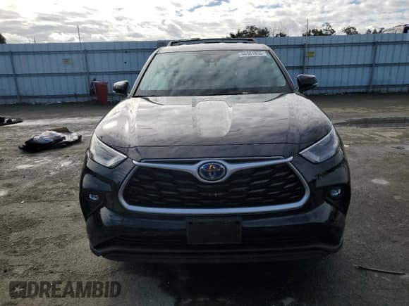 ✅ 2022 Toyota Highlander Hybrid LE • VIN: 5TDZARAH1NS516238 • Lot: 44461855. Wystawiony na Copart z przebiegiem 27 101 mil. Bezpłatny archiwum sprzedaży aukcyjnych z USA i szczegółowy raport historii pojazdu na DreamBid. Zdjęcie 5.