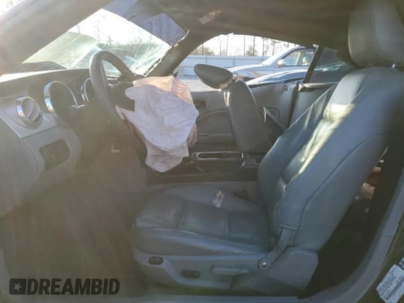 ✅ 2005 Ford Mustang Deluxe • VIN: 1ZVFT84N155192204 • Lot: 48663695. Listed on Copart with Not provided. Free auction sales archive from the USA and detailed vehicle history report at DreamBid. Image 7.