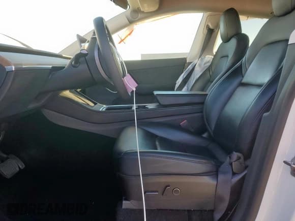 ✅ 2021 Tesla Model Y Long Range • VIN: 5YJYGDEE2MF274477 • Lot: 90640995. Wystawiony na Copart z przebiegiem Nie podano. Bezpłatny archiwum sprzedaży aukcyjnych z USA i szczegółowy raport historii pojazdu na DreamBid. Zdjęcie 7.