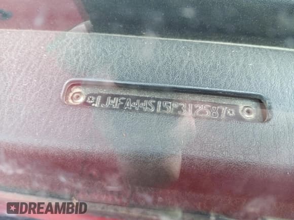 ✅ 2005 Jeep Wrangler Unlimited • VIN: 1J4FA44S15P312587 • Lot: 68176985. Listed on Copart with 186,612 mi. Free auction sales archive from the USA and detailed vehicle history report at DreamBid. Image 12.