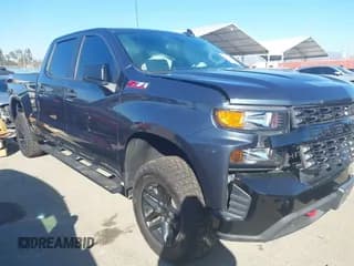 ✅ 2020 Chevrolet Silverado 1500 Custom Trail Boss • VIN: 3GCPYCEFXLG118708 • Lot: 43577491. Wystawiony na IAAI z przebiegiem 31 469 mil. Bezpłatny archiwum sprzedaży aukcyjnych z USA i szczegółowy raport historii pojazdu na DreamBid. Zdjęcie 1.