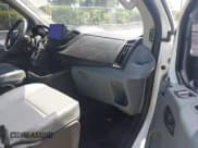 ✅ 2016 Ford Transit Cargo • VIN: 1FTYR1YM2GKB07832 • Lot: 42614414. Wystawiony na IAAI z przebiegiem Nie podano. Bezpłatny archiwum sprzedaży aukcyjnych z USA i szczegółowy raport historii pojazdu na DreamBid. Zdjęcie 5.