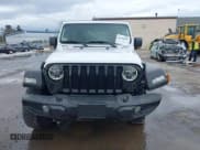 ✅ 2022 Jeep Wrangler Unlimited Sport S • VIN: 1C4HJXDG3NW155467 • Lot: 41638650. Wystawiony na IAAI z przebiegiem 22 698 mil. Bezpłatny archiwum sprzedaży aukcyjnych z USA i szczegółowy raport historii pojazdu na DreamBid. Zdjęcie 12.