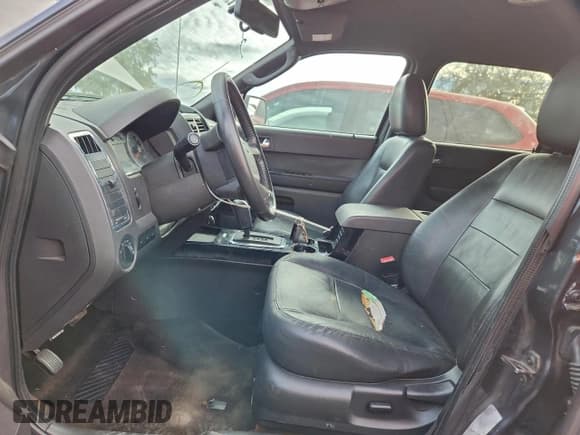 ✅ 2009 Ford Escape Limited • VIN: 1FMCU94G49KB18854 • Lot: 94308285. Wystawiony na Copart z przebiegiem 207 185 mil. Bezpłatny archiwum sprzedaży aukcyjnych z USA i szczegółowy raport historii pojazdu na DreamBid. Zdjęcie 7.