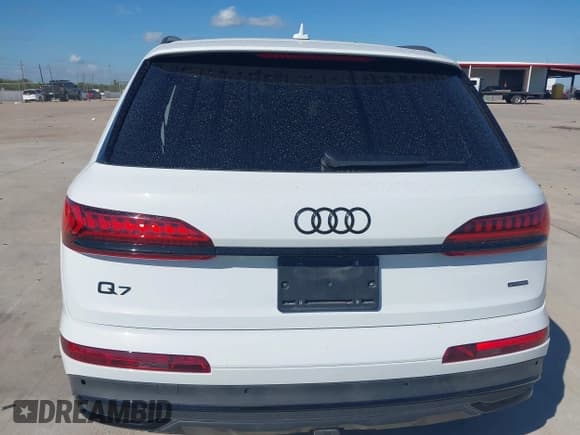 ✅ 2024 Audi Q7 Premium Plus • VIN: WA1LXBF71RD005216 • Lot: 43494369. Wystawiony na IAAI z przebiegiem 23 346 mil. Bezpłatny archiwum sprzedaży aukcyjnych z USA i szczegółowy raport historii pojazdu na DreamBid. Zdjęcie 16.